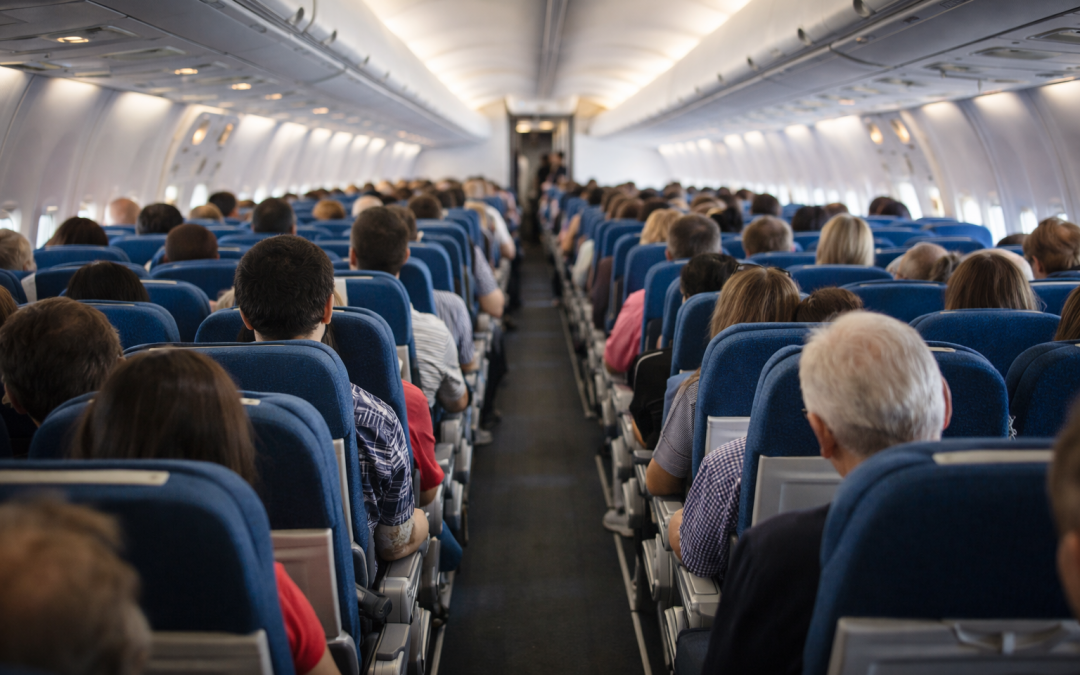Les 10 choses à ne surtout pas faire dans un avion pour voyager sereinement