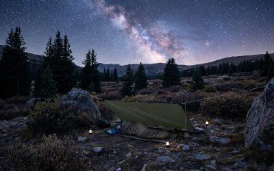Campement de fortune pour dormir à la belle étoile