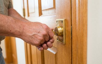 Dans quel sens tourner la clef pour ouvrir une porte